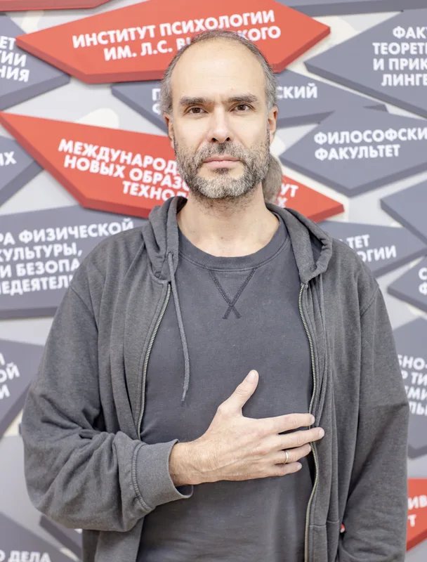 Дмитрий Антонов